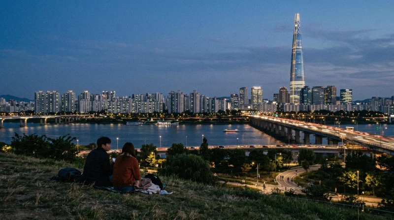 Seoul skyline with Lotte World Tower above Jamsil, the district holding one of the two Seoul aquarium options on the Klook Pass Seoul